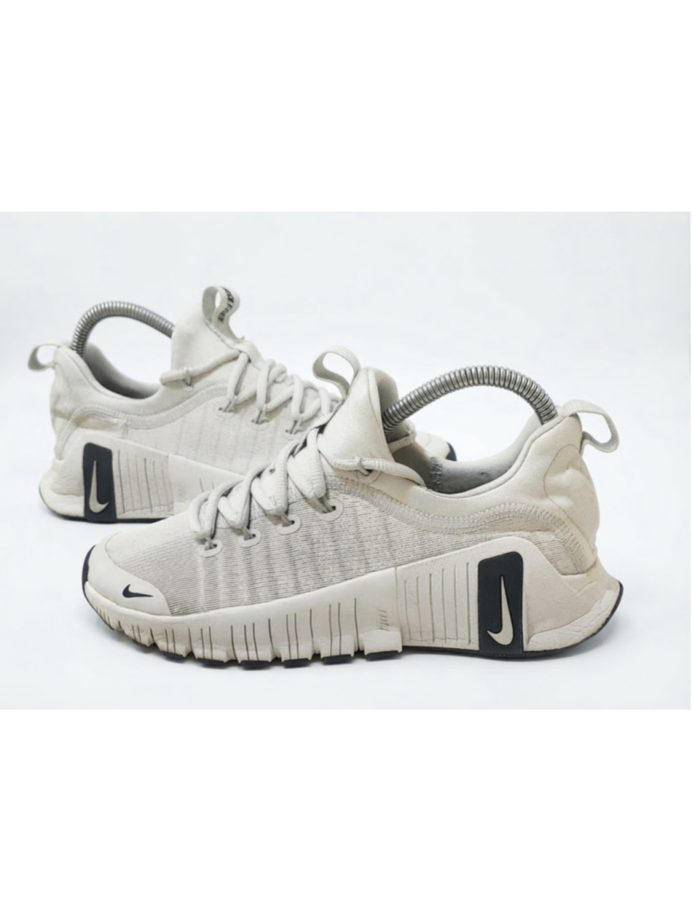 Women's Size 6 Nike Free
Metcon 6 Light Silver Black
shoes FJ7126-008 Gym